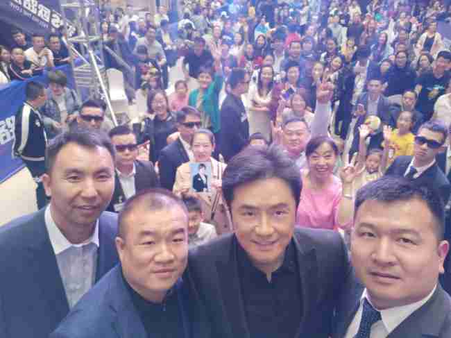 情歌王子黃格選燃爆鄂爾多斯，歐路莎20周年慶鄂爾多斯站完美收官